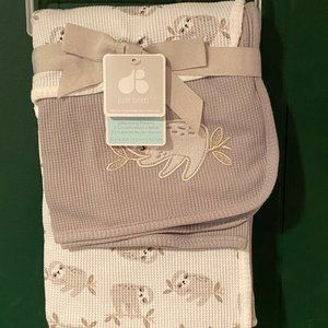 2 Receiving Blankets Just Born Sloth (gray/white) *New w/Tags* yy1